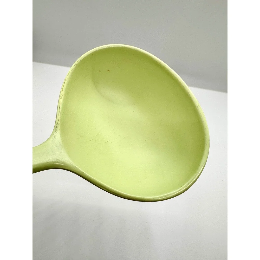 Vintage‎ Melamine Lime Green Soup Ladle Retro MCM Serving Spoon 12.5 Inch 9014